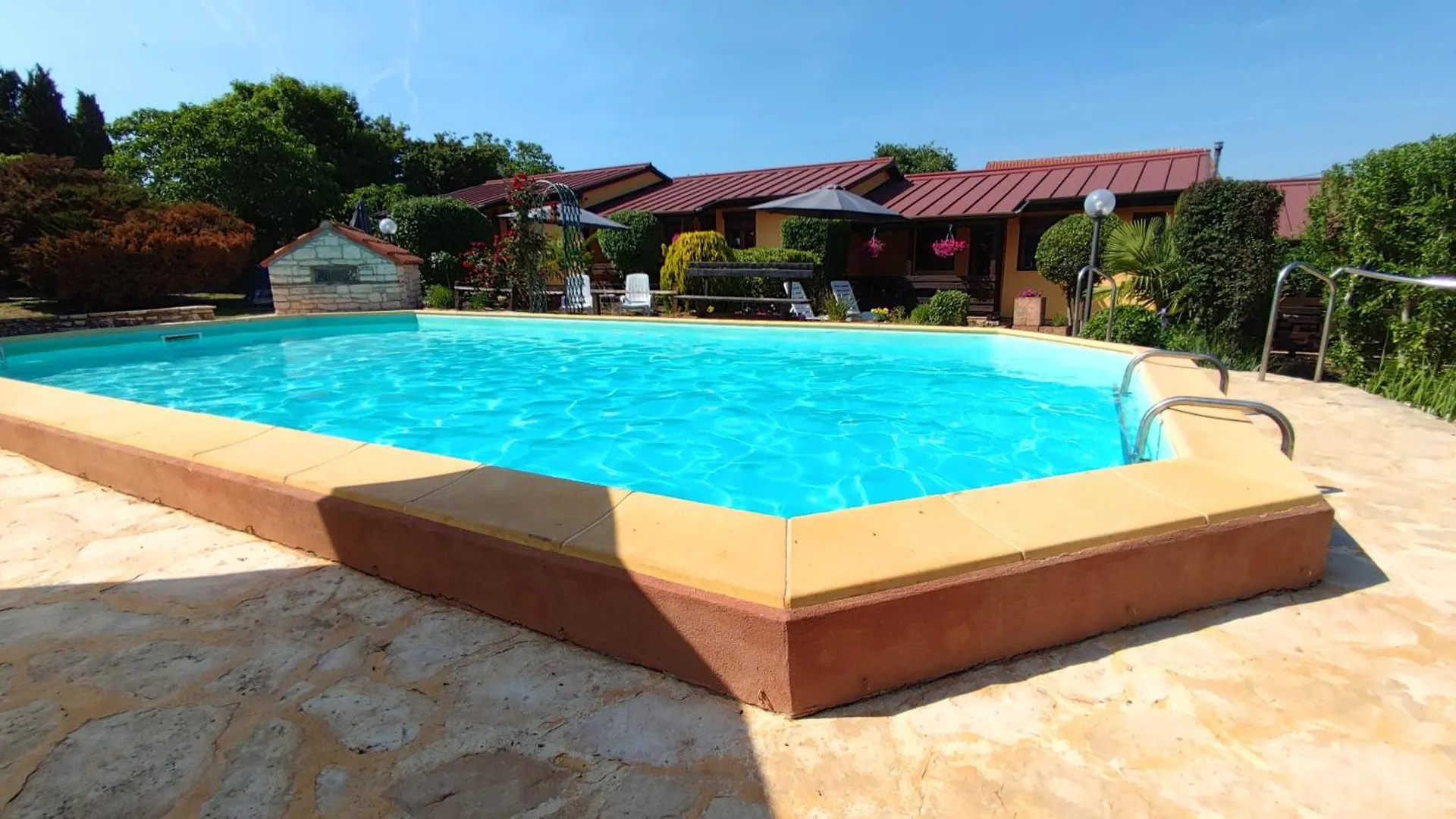 Poolside Compact Family Cottage Lea Rovinjsko Selo