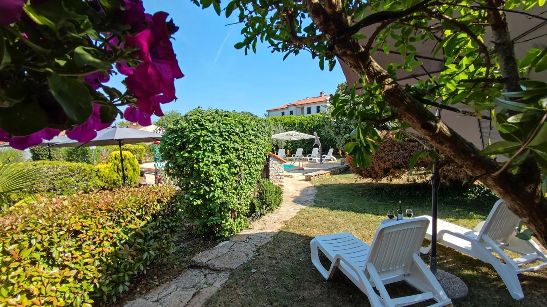 Poolside Compact Family Cottage Lea Rovinjsko Selo 0*,  Croatia