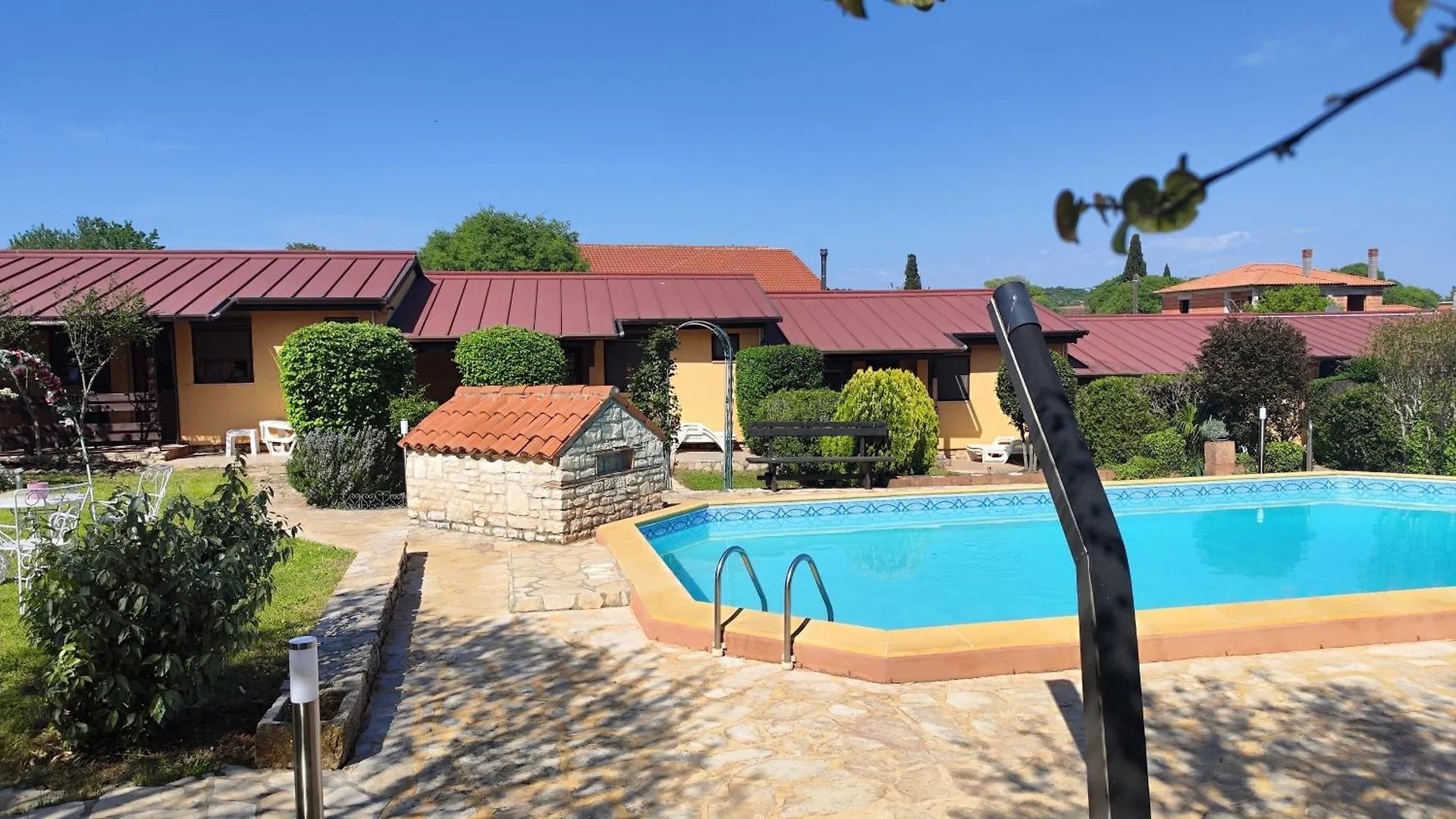 Holiday park Poolside Compact Family Cottage Lea Rovinjsko Selo Croatia